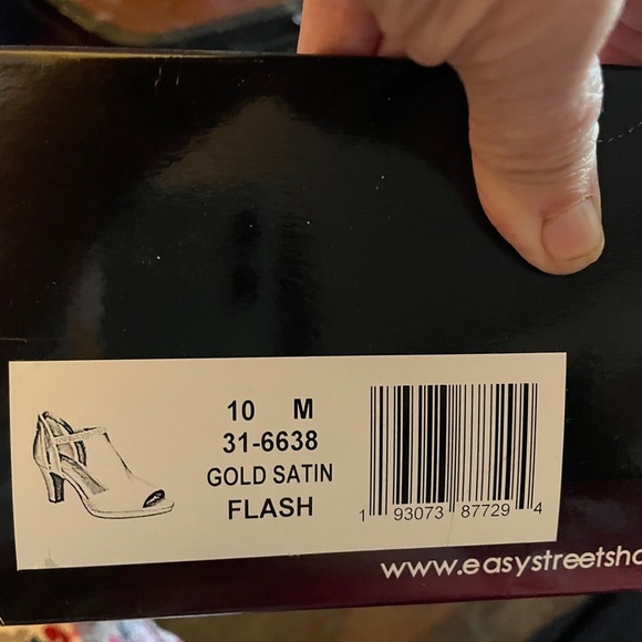 Easy Street Gold Satin Women's Heels, yellow tinge! DANCE! - Picture 5 of 9